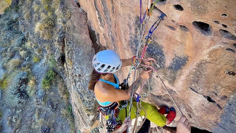 Granada: 2-Day Traditional Rock Climbing Outdoor Course - Entering the World of Trad Climbing in Sierra Nevada