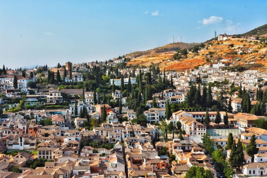 Granada: Albaicín and Sacromonte Guided Private Walking Tour - Exploring Granada’s Albaicín — A Step Back in Time