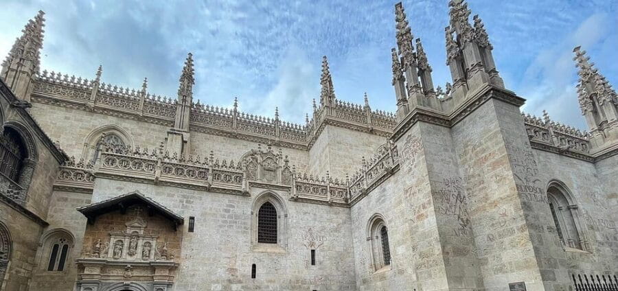 Granada: Cathedral and Royal Chapel Private tour with ticket - The Guided Experience: Knowledge and Personal Touches