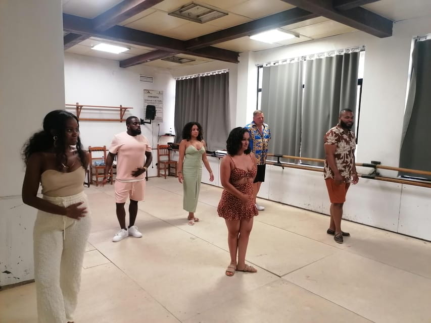 Granada: Latin Dance and Salsa Class Experience - Key Points / Takeaways