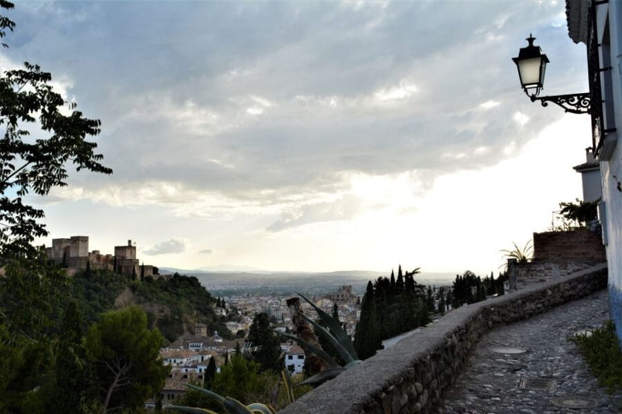 Granada: Private Tour of Albaicín, Sacromonte and Viewpoints - An In-Depth Look at the Granada Private Tour