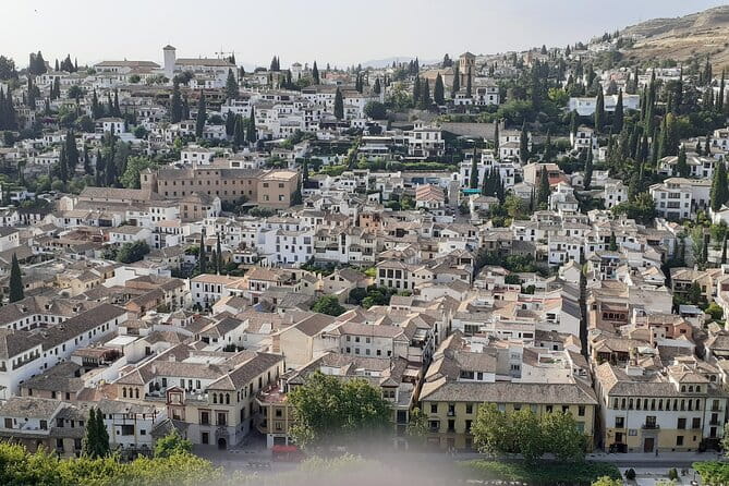Granada Tour in Alhambra Albaicin and Sacromonte - The Sum Up