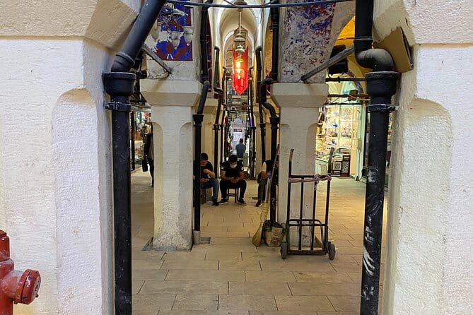 Grand Bazaar Through the Alleys - Cevahir Bedesteni: The Antique Treasure in the Marketplace
