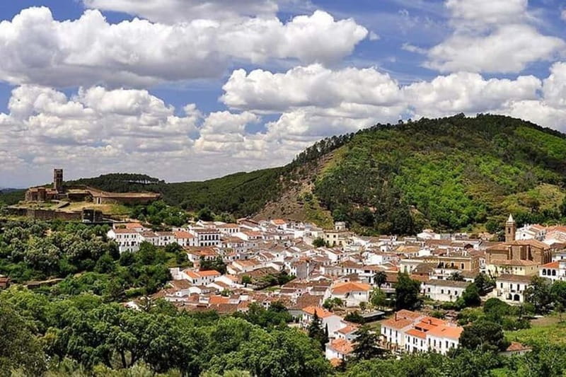Gruta de las Maravillas and Aracena Ham Museum - The two-hour van ride: Setting the scene