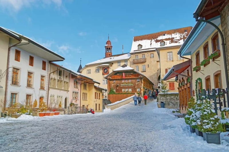 Gruyères: Sightseeing Private Walking Tour - Exploring Gruyères Castle: Medieval Majesty with a View
