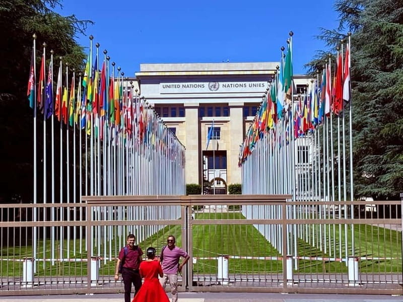 Guided day trip from Geneva with pick-up service - A Relaxing Lakeside Picnic
