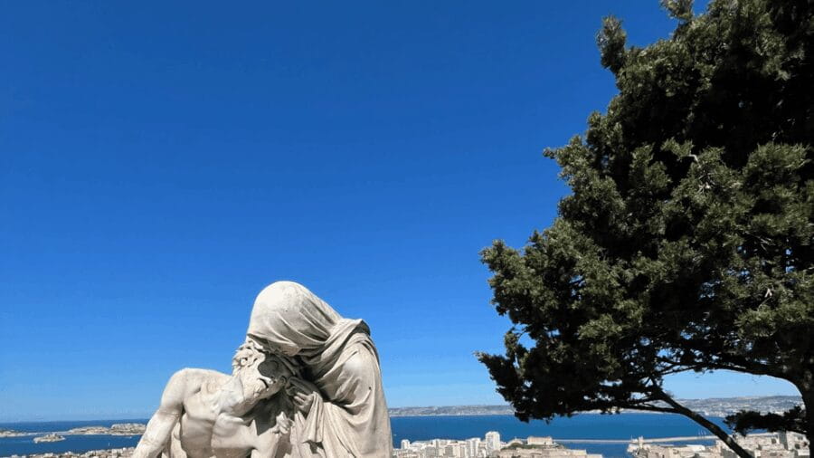 Guided tour in the heart of Marseille! - The Logistics and Experience Value