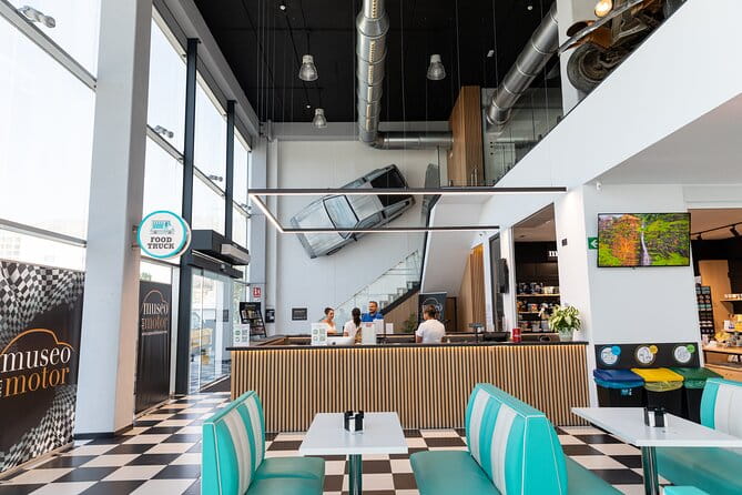 Guided tour of the Motor Museum with limousine transportation - Exploring the Museo del Motor: What You Can Expect