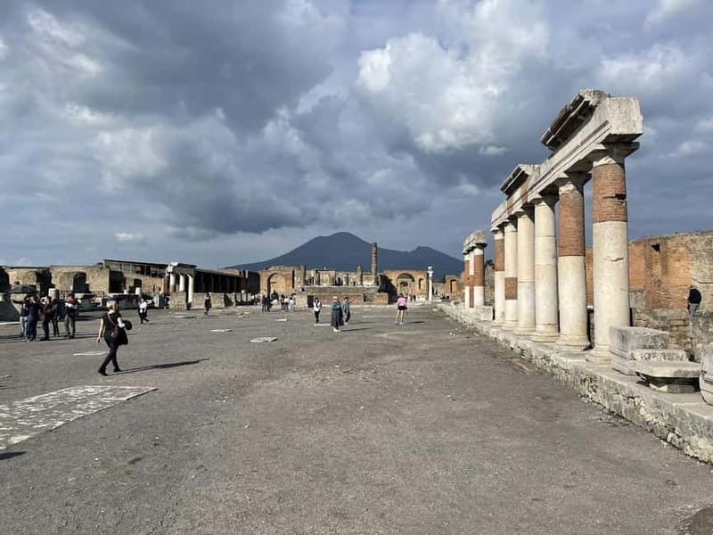 Guided Tour Pompeii And Vesuvius from Positano Skip the Line - Price and Value