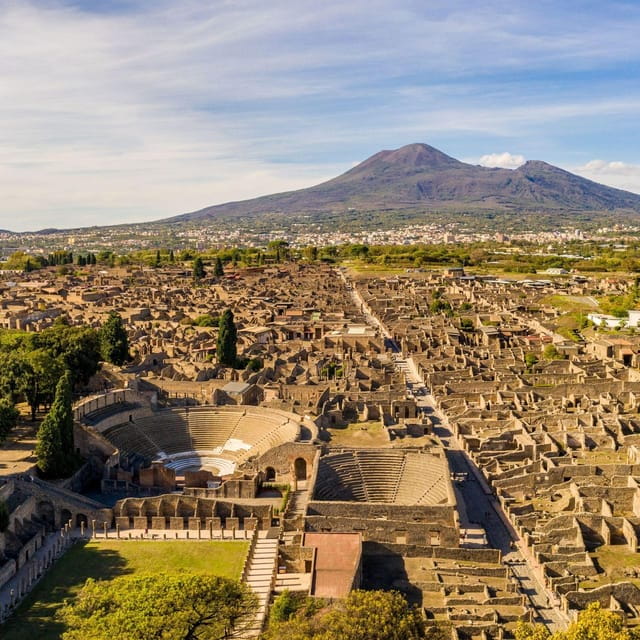 Guided Visit of Pompei and Mount Vesuvius (spanish & french) - The Ruins of Pompeii: Walking Through Time