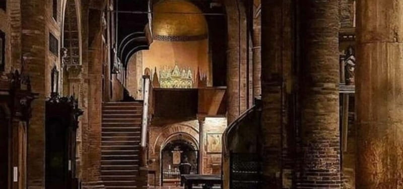 Guided visit to Modena Cathedral: a film in stone - Inside and Outside: A Complete Look