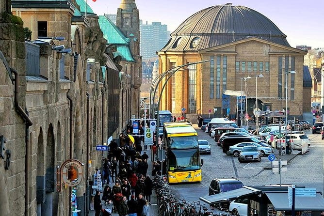 Hamburg: Hop-On Hop-Off Tour - Yellow Double Decker - FAQs