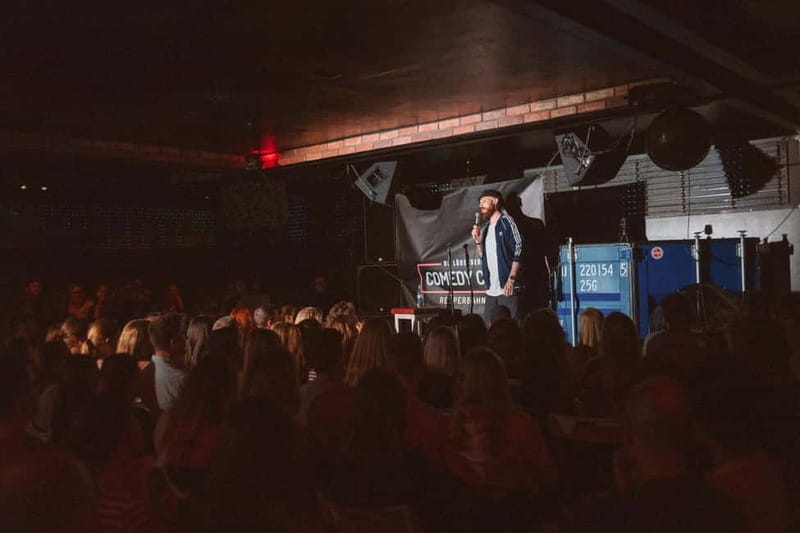 Hamburg: Reeperbahn Comedy Club - Exploring the Atmosphere of the Reeperbahn Comedy Club