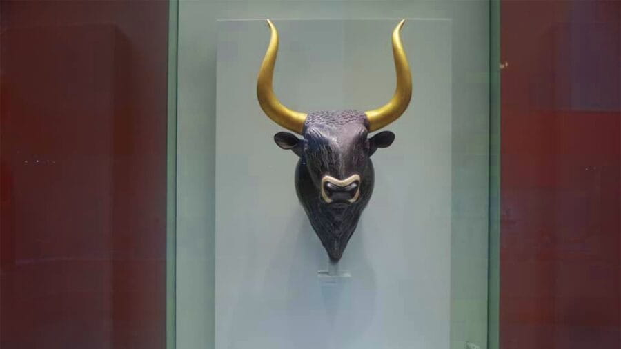 Heraklion Archaeological Museum Ticket & Audio Guide - The Collection: Art, Artifacts, and Stories