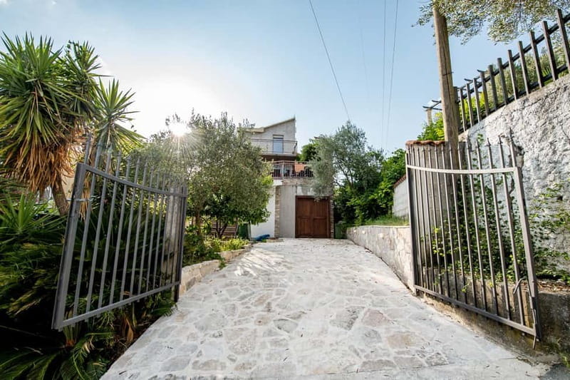 Herceg Novi: Charms of the Town of 6 Empires & Wine Tasting - Fortresses with a View: Forte Mare and Kanli Kula