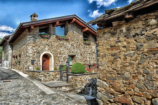 Historic Corners of Tirana - Guided Walking Tour - The Unique Charm of Ethem Bej Mosque