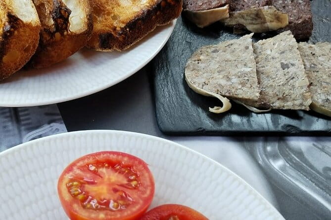 History and culture with tapas dinner - Savoring Barcelona: Food and Drinks Along the Way