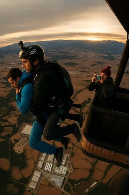 Hot Air Balloon Skydive Over BCN  Sunrise Jump + Transport - Why This Tour Is a Great Choice