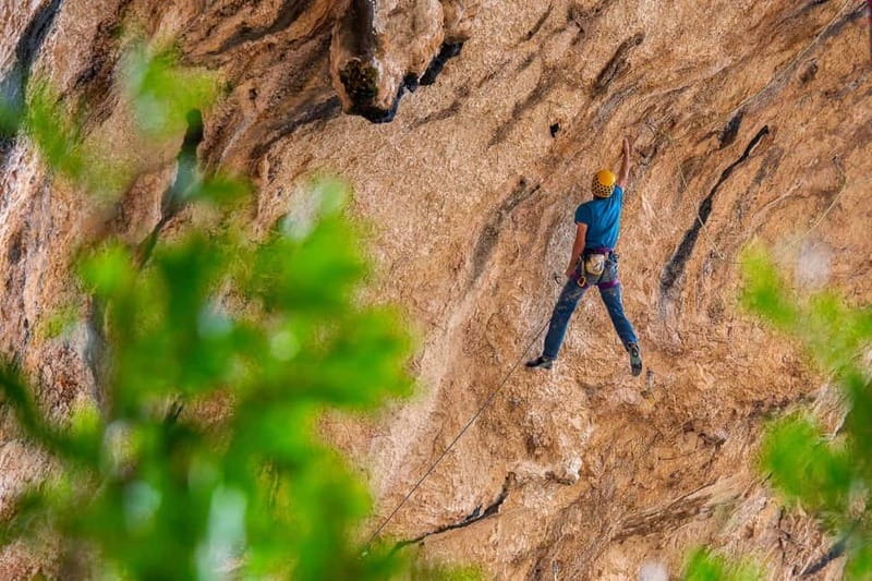 Hvar: Rock Climbing Experience with a World-class Coach - Discovering the Unique Appeal of Climbing on Hvar