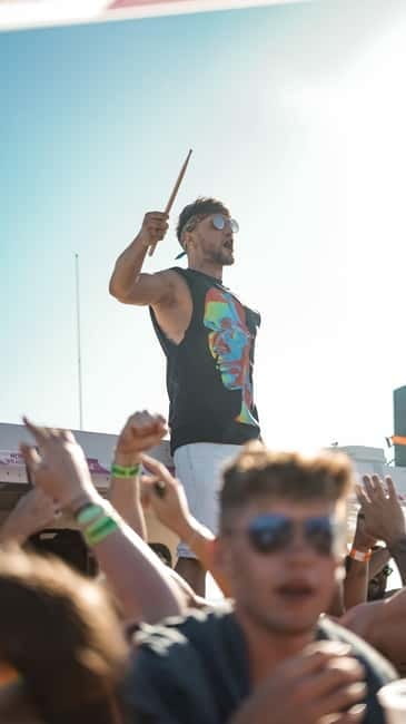 Ibiza: Party Boat w/ Drinks, Live Performances, DJ & Dancers - FAQ