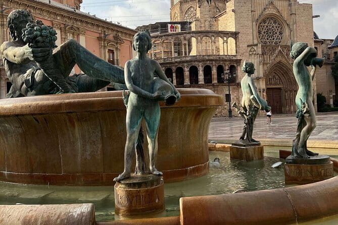 In Love with Valencia: A Self-Guided Tour of its Landmarks - Who Will Love This Tour?