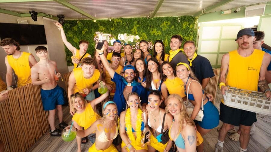 Ios: Pub Crawl with 5 Venues, 5 Shots, and 5 VIP Entrances - Price and Value: Is It Worth It?