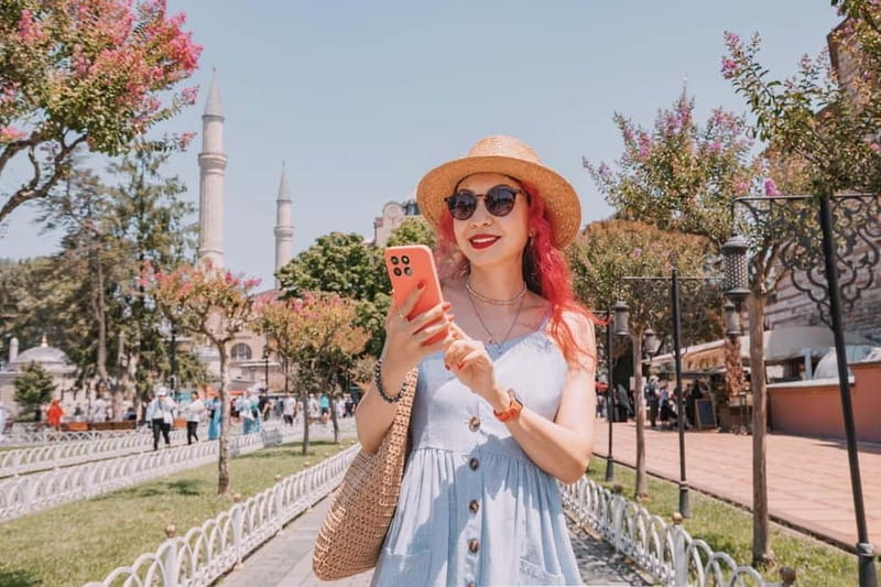Istanbul: Blue Mosque, Basilica Cistern & Spice Bazaar Tour - Descending into the Basilica Cistern