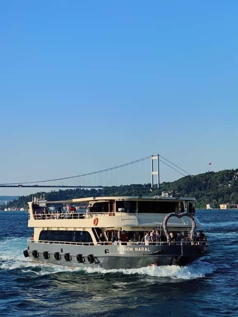 Istanbul Bosphorus: 3-Hour Morning Cruise with Asian Side - Cruising Along the European Shore