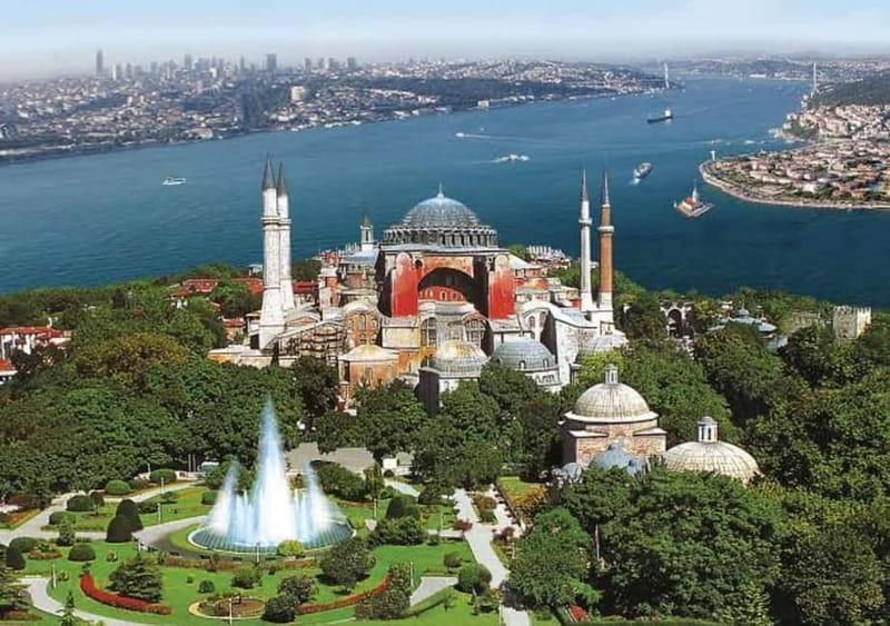 Istanbul: Historical Peninsula Tour with Expert Guide - Walking Through the Hippodrome and Sultanahmet Square