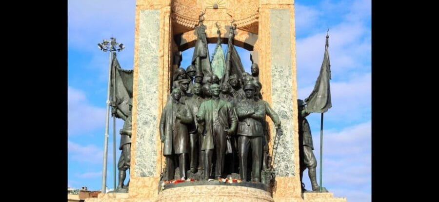 Istanbul: Taksim Square Tour with Tarot Reading - Price, Logistics, and Overall Value