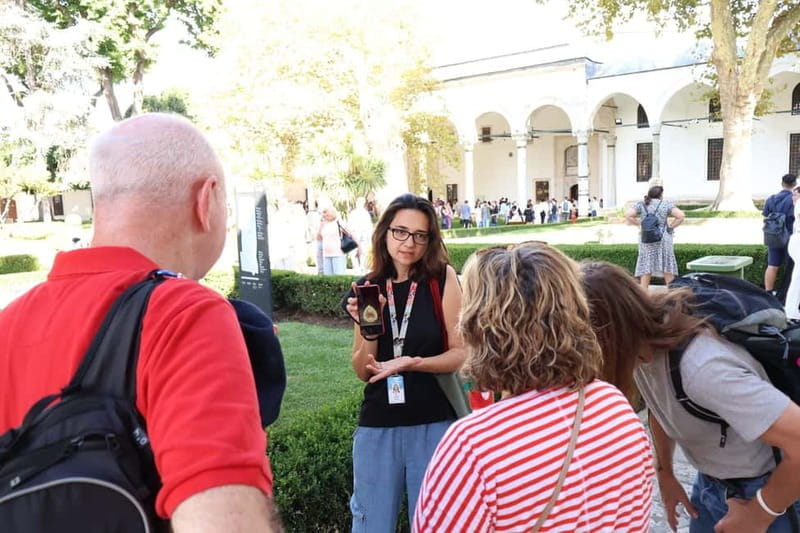 Istanbul: Topkapi Palace and Harem Museum Tour with Ticket - The Palace’s Opulent Chambers and Gardens