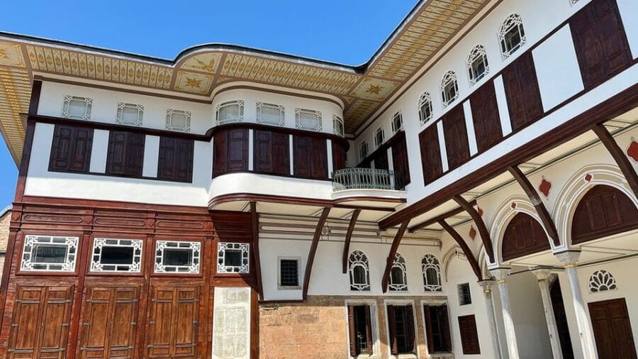 Istanbul: Topkapi Palace & Harem Museum Ticket & Audio Guide - Discovering Ottoman Royalty and Sacred Relics