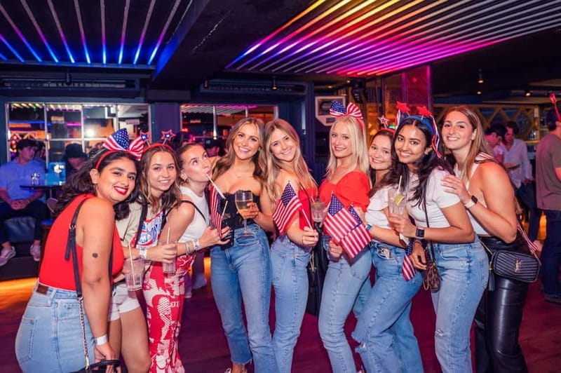 July 4 Bar Crawl London - Who Will Love This Experience?
