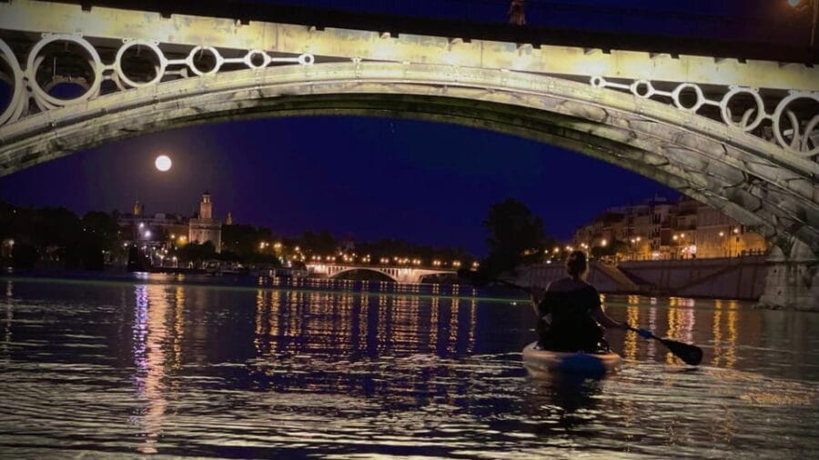 Kayak full moon: Historical part, Triana & La Cartuja - FAQ