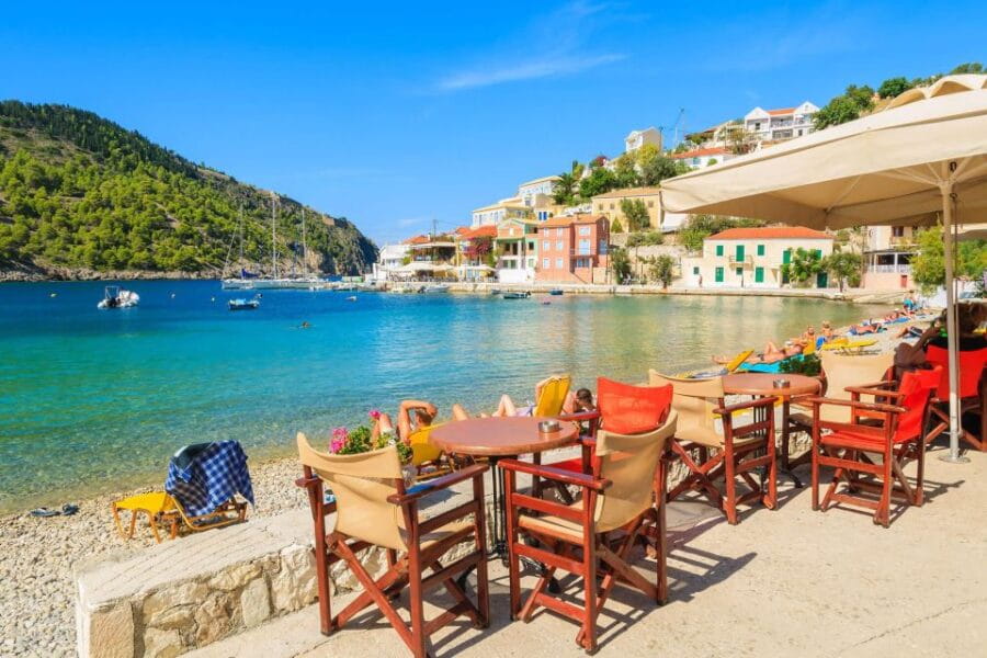 Kefalonia: Assos and Fiscardo Guided Tour - Charming Assos: The Little Village That Could