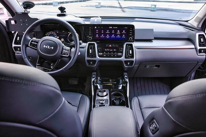 Keflavik Airport To Skarfabakki Harbour Private Transportation - Who Is This Transfer Best For?