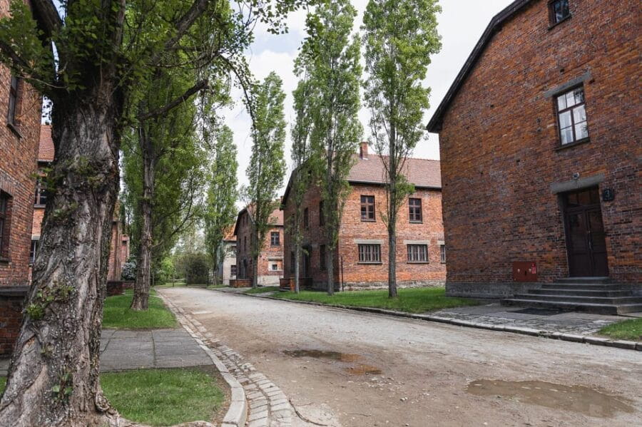 Krakow Auschwitz-Birkenau Memorial Guided Tour Meeting Point - FAQ