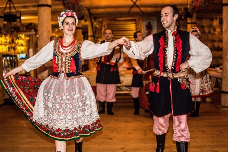 Krakow: Full Traditional Polish Dinner & Folk Show - The Entertainment: Live Folk Performance and Participation
