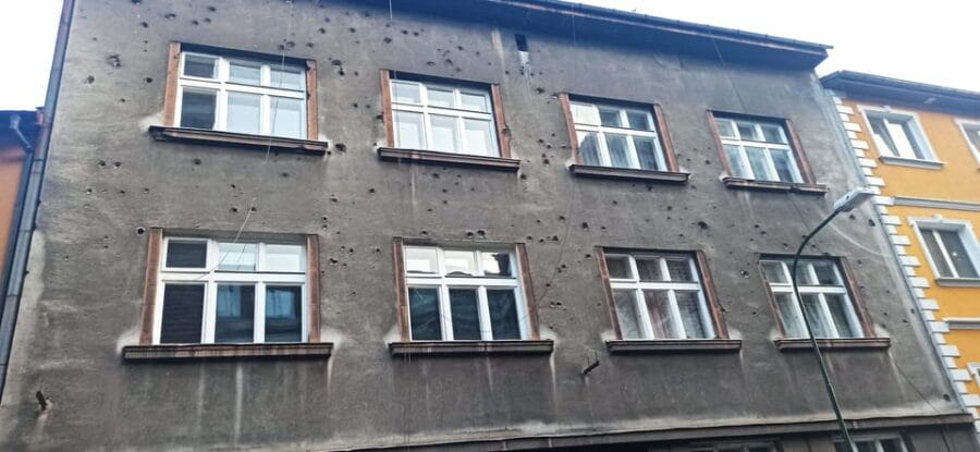 Krakow: Kazimierze Jewish History Tour. Italian - Inside the Synagogues and Churches