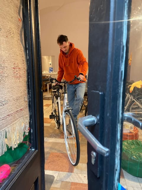 Krakow: Old Town and Kazimierz Guided Bike Tour - Key Points / Takeaways