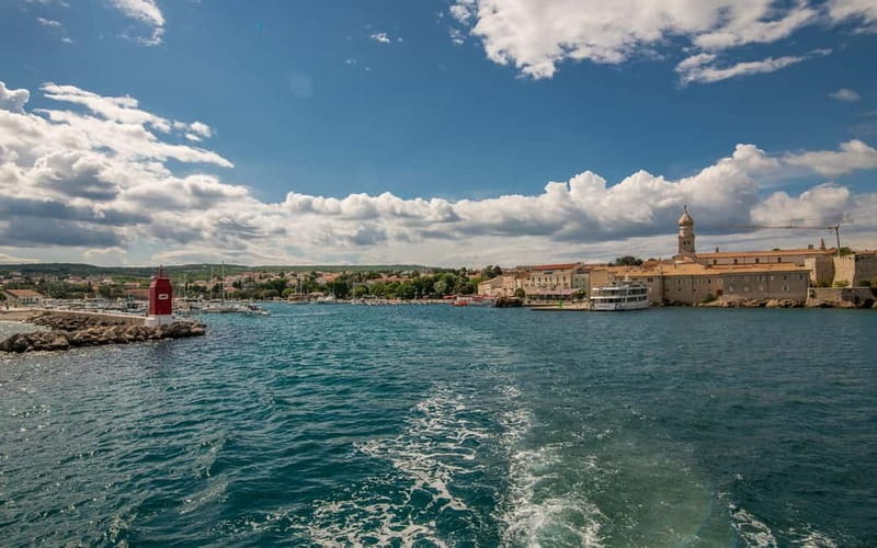 Krk: Golden Beach and Blue Cave Cruise with Welcome Drink - Who is this experience best suited for?