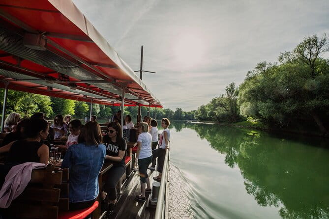 Kupa River Cruise in the Traditional itna laa boat in Karlovac - FAQ