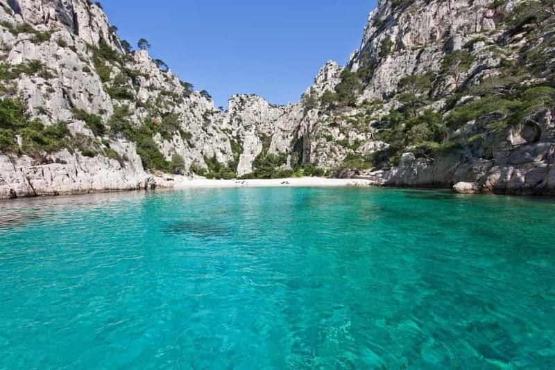 La Ciotat: Boat Tour in the Calanques with swimming - The Itinerary: A Well-Structured Scenic Journey