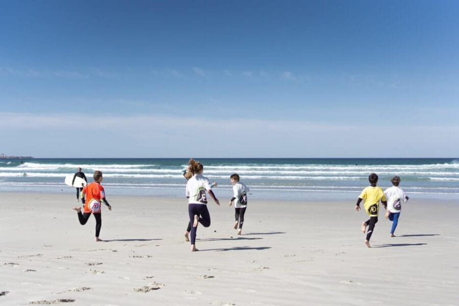 La Torche: surf lessons in the best waves - The Experience: What to Expect