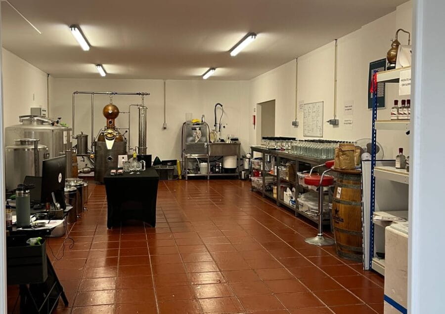 Lagos: Guided Gin Distillery Tour With Tasting at Alma Luz - Who Should Consider This Tour?