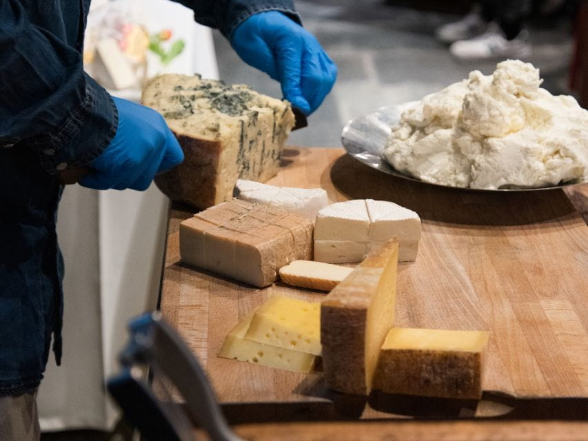 Lake Como: Cheese Factory Tour and Tasting in Valsassina - The Tasting with the "Mastro Casaro"
