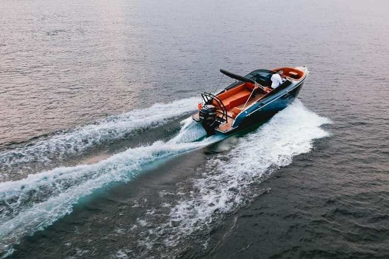 Lake Como: Private Boat Tour with Captain and Drinks - Exploring Lake Como from the Water: An In-Depth Look