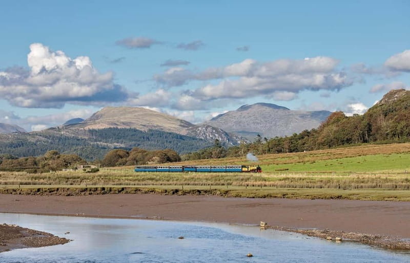 Lake District: First Class Steam Railway Trip and Breakfast - Who Will Love This Experience?