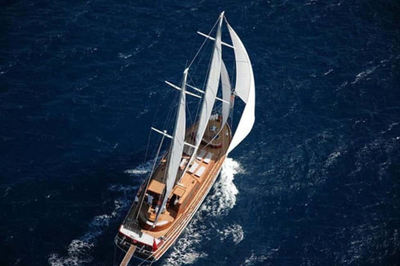 Lampedusa: Elegant Day Boat Tour with Lunch on board - Who This Experience Is For