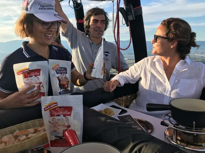 Lausanne: Swiss Fondue Flight in a Hot Air Balloon - The Lift-Off: Feeling Like a Bird